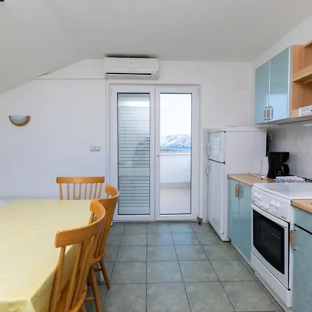 Ivan M Apartment Lopar